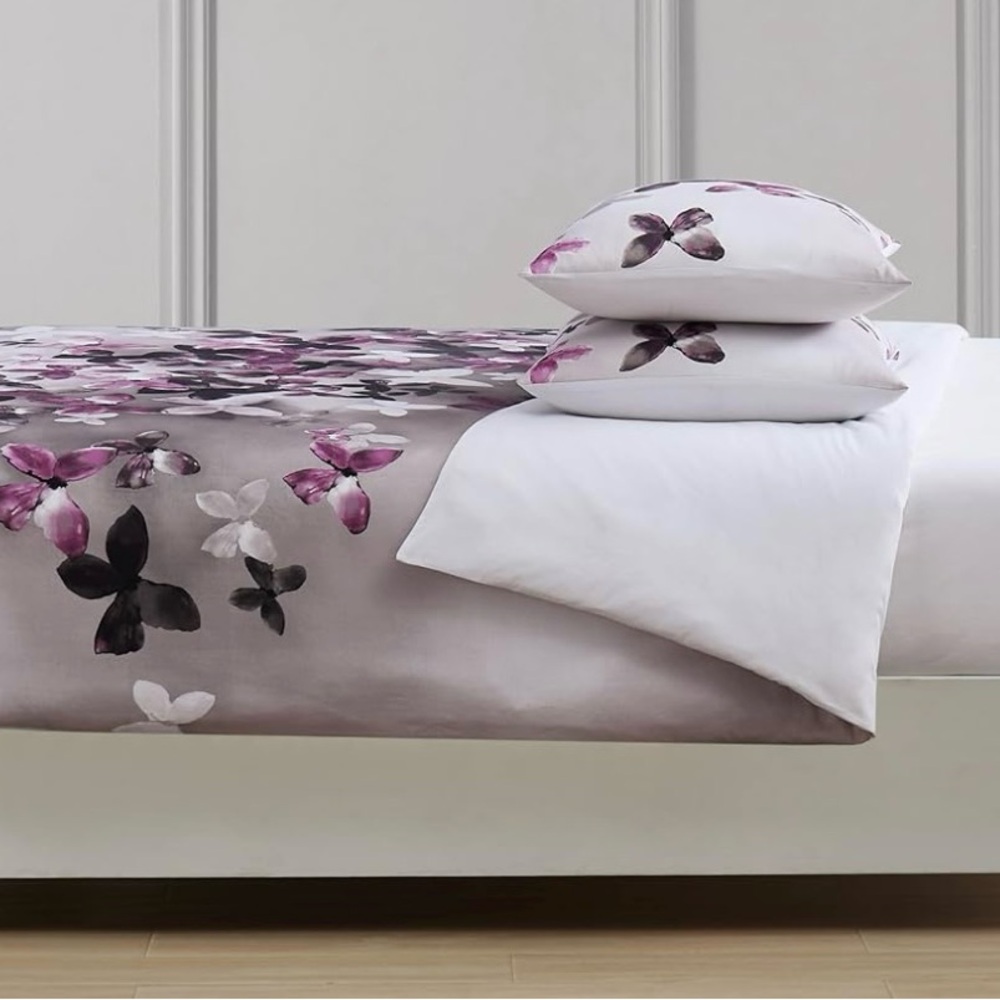 Vince Camuto Lissara 3 Piece Duvet Cover Set Queen - Picture 2 of 6
